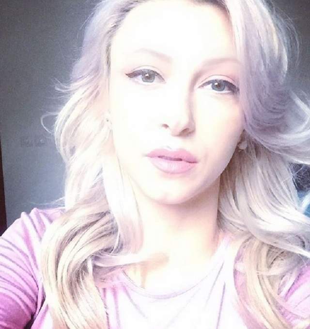 Andreea Bălan, selfie cu câteva zile să nască! Prietenii au fost impresionaţi de imagine: "Se vede că eşti mămică, ţi se schimbă înfățişarea"