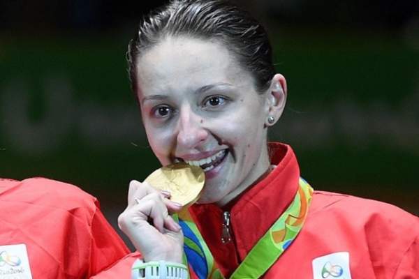 FOTO / Nimeni nu îşi imagina aşa ceva! Ce face Ana-Maria Popescu în vacanţă