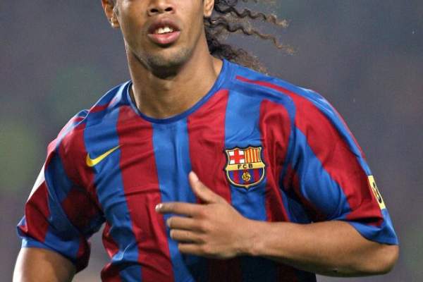 Nu degeaba se înghesuie fetele să îl cucerească! Ronaldinho are o casă de poveste, de un lux orbitor