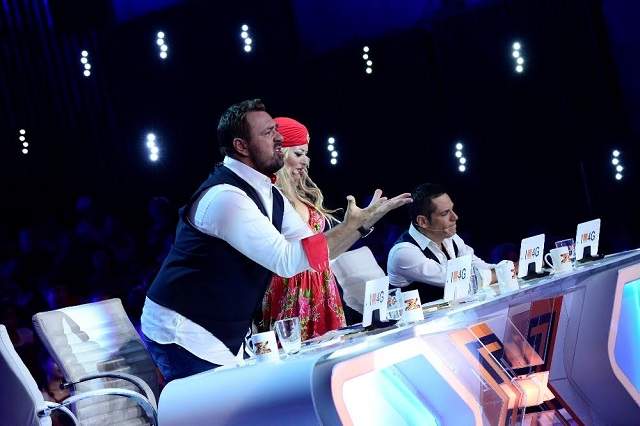 Spectacol total în prima ediție „X Factor”: provocări pentru Carla’s Dreams,  concurență în cuplu pe scenă și jurați cu replici spumoase