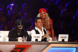 Spectacol total în prima ediție „X Factor”: provocări pentru Carla’s Dreams,  concurență în cuplu pe scenă și jurați cu replici spumoase