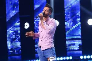 SHOW INCENDIAR pe scena de la "X Factor"! Un tânăr a venit şi S-A DEZBRĂCAT în faţa TUTUROR