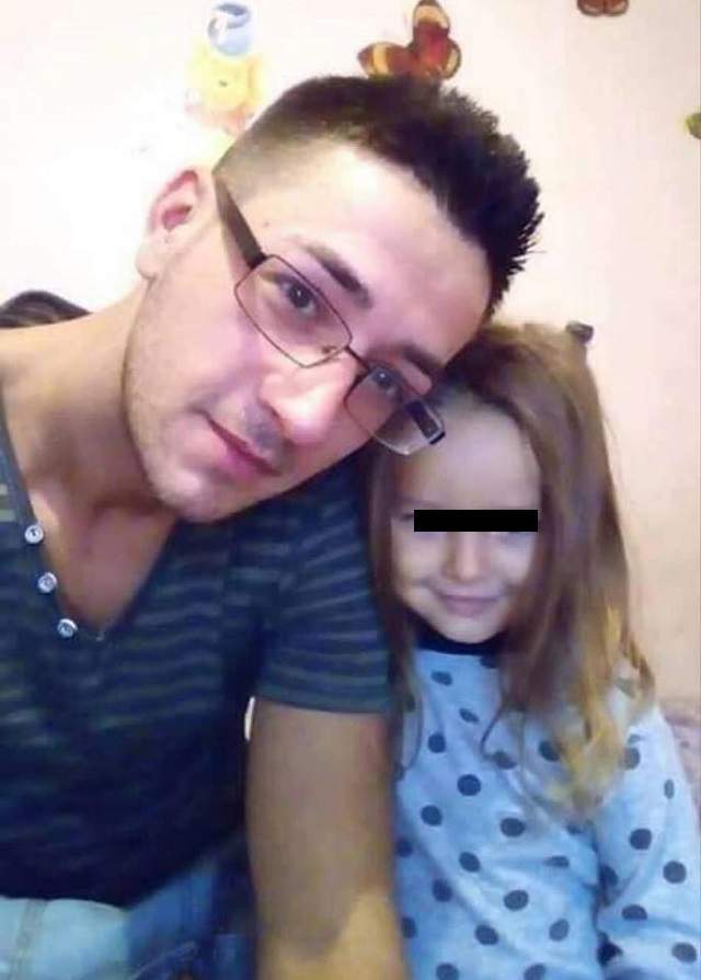 FOTO / Prima imagine cu fetiţa lui Valentin, concurent la "Mireasă pentru fiul meu"! Seamănă ca două picături de apă