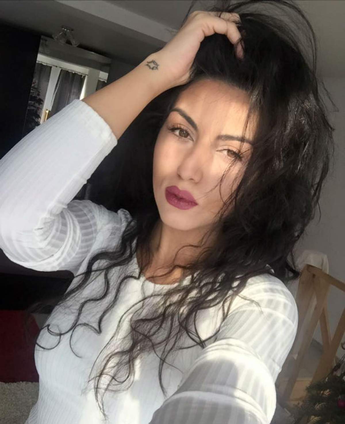 FOTO / Doiniţa Oancea, nu mai ai inspiraţie ca să-ţi croieşti haine sau ai rămas fără materiale? Actriţa a venit la tv într-o ţinută veche