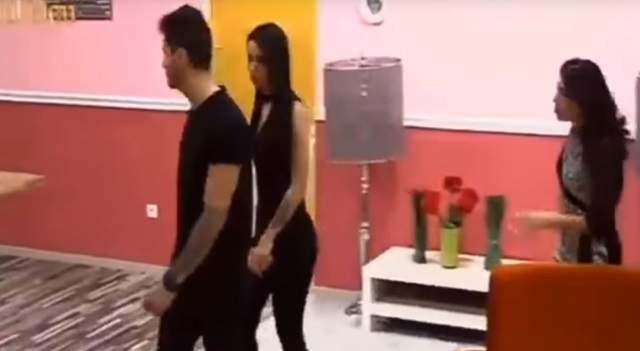 VIDEO / Pare "mieluşel", dar abia acum şi-a dat arama pe faţă! Mihai a bruscat-o pe Mihaela în casa "Mireasă pentru fiul meu"