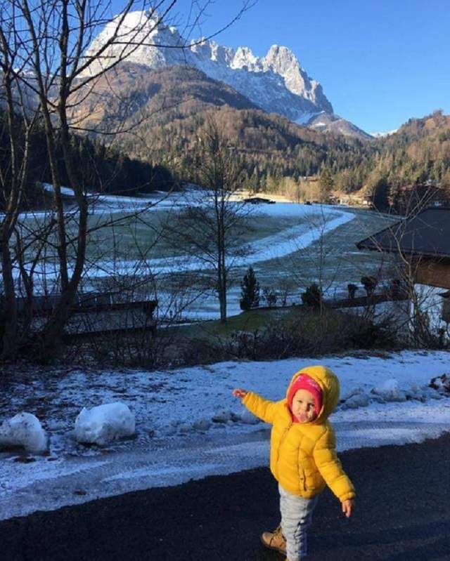 FOTO / Mirela Boureanu Vaida, despre viaţa de familie: "Este greu pentru că îmi cresc singură copiii, soţul vine târziu acasă"