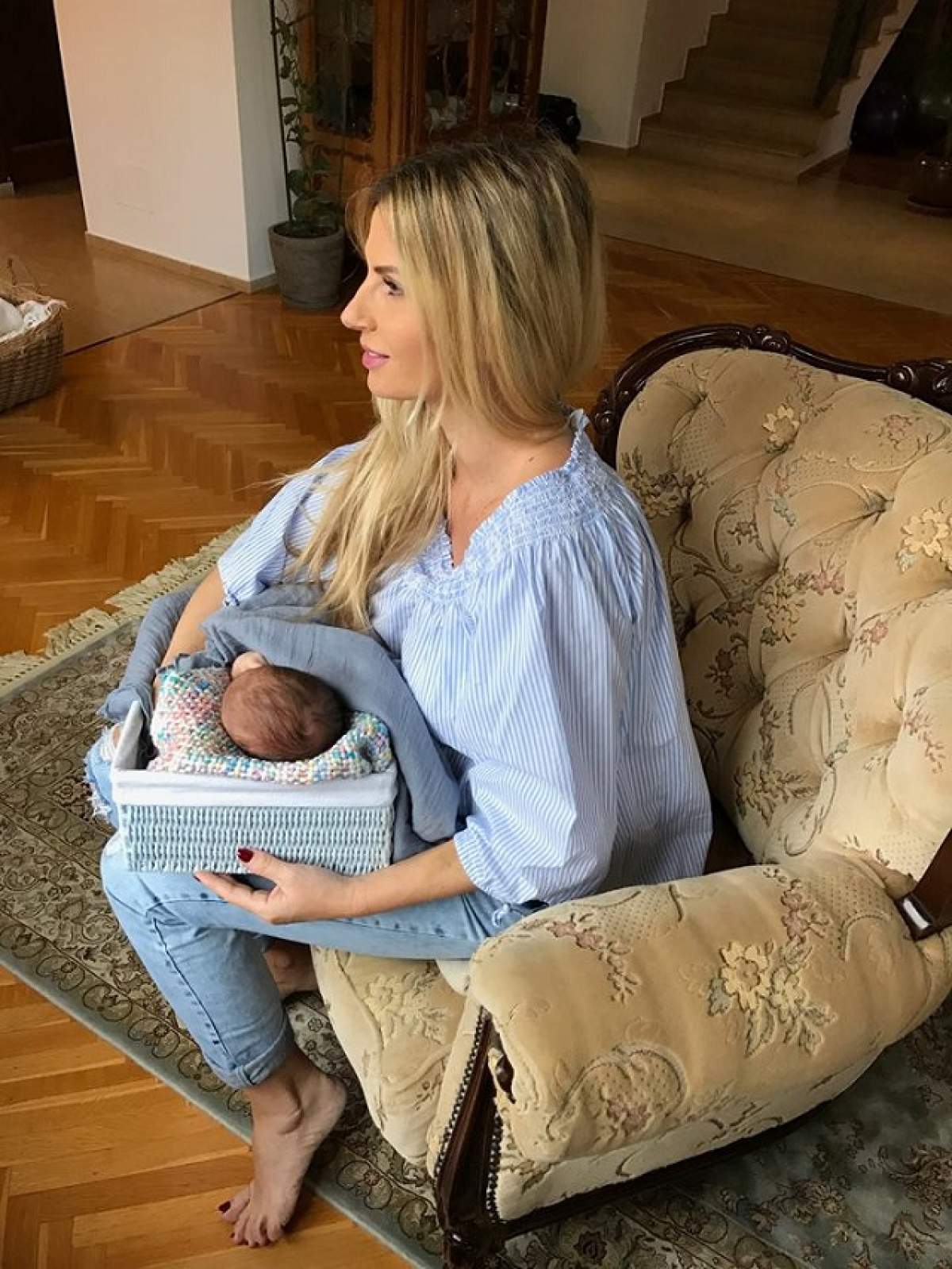 FOTO / Băieţelul Andreei Bănică împlineşte astăzi două luni: "Sunt o mamă împlinită şi fericită"