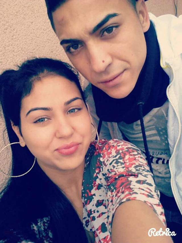 FOTO / O mai ştii pe sora lui Babi Minune, cea care dansa pe lângă el?! Petruţa este transformată total! Pariu că nu o recunoşti!