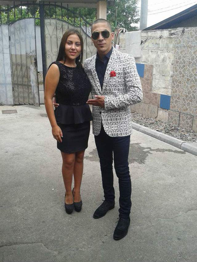 FOTO / O mai ştii pe sora lui Babi Minune, cea care dansa pe lângă el?! Petruţa este transformată total! Pariu că nu o recunoşti!