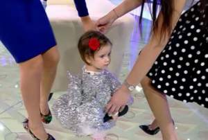 VIDEO / Izabela, fetiţa Sânzianei Buruiană, mai ceva ca o divă! A strălucit într-o rochiţă din paiete