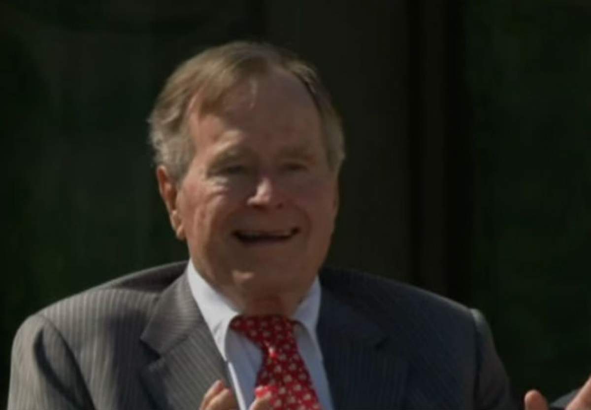 VIDEO / Fostul președinte american George Bush Sr., internat la terapie intensivă! Soţia lui e spitalizată
