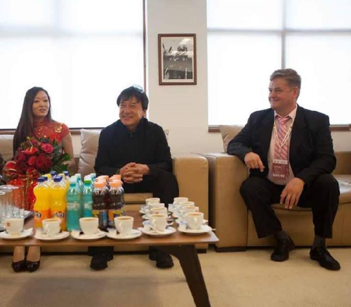 Legătura incredibilă dintre celebrul Jackie Chan şi asasinii chinezi din România!