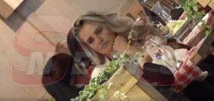 Diana Munteanu, spectacol în fața unei salate! Ce a făcut blondina de s-a uitat tot mall-ul la ea