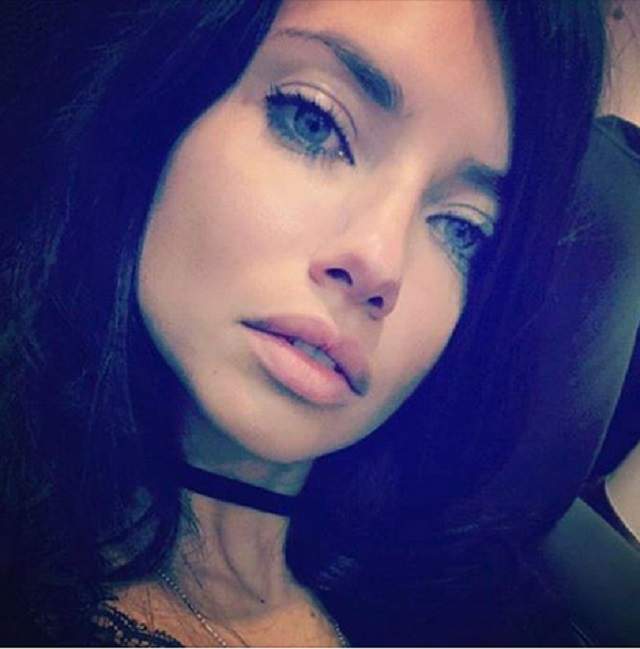 FOTO / Adriana Lima, mai îndrăzneaţă ca niciodată: "Sărută-mi..."