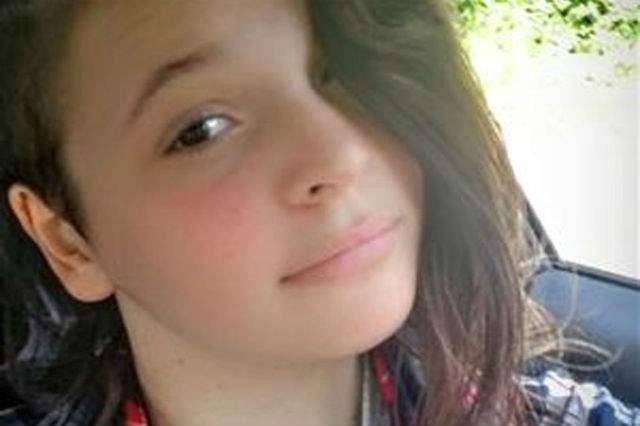 O copilă de 13 ani, găsită spânzurată în pădure după ce i-a lăsat UN MESAJ pe Facebook unei prietene