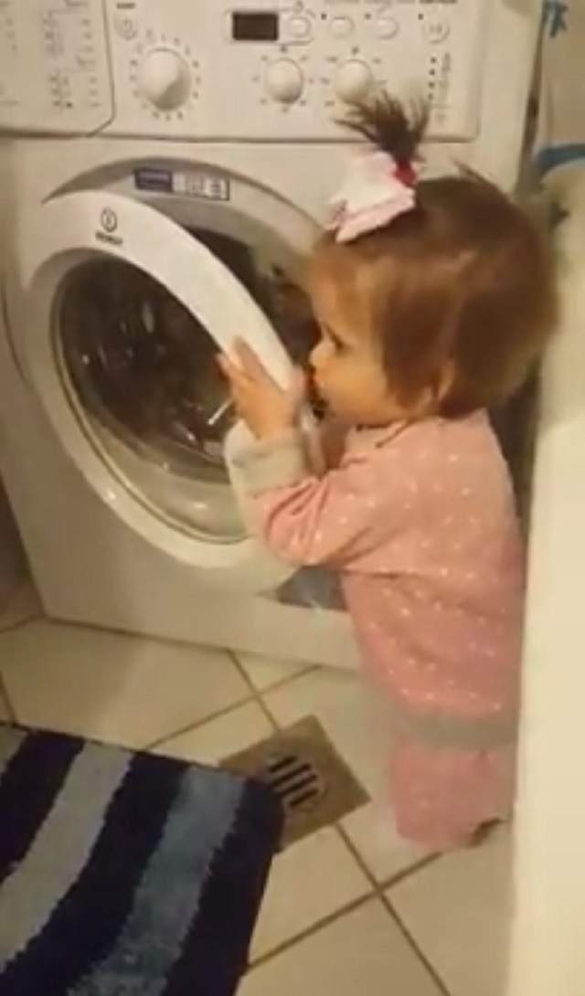 VIDEO / Fiica Sânzianei Buruiană, harnică de mică! Unde a surprins-o vedeta pe Izabela