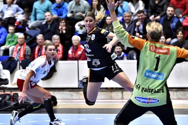 CSM București a remizat cu Larvik, în primul meci din grupele principale ale Ligii Campionilor!