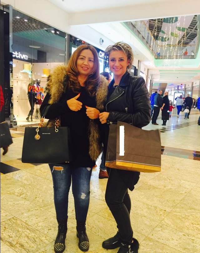 FOTO / Narcisa Guţă, surpriză la mall! S-au întâlnit şi s-au pozat imediat