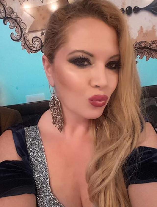 FOTO / Oana Lis, plictisită de prestaţiile sexuale de până acum! Blonda vrea ceva nou în 2017 şi cere ajutorul public