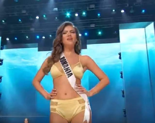 FOTO / Apariţia DEZASTRUOASĂ a reprezentantei României la Miss Universe 2017! Teodora Dan, ce-i cu costumul de baie?