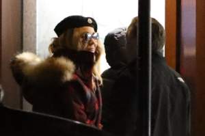 FOTO / Mariah Carey, prinsă de paparazzi cumpărând marijuana înainte de eşecul carierei ei. D-asta nu mai are voce?