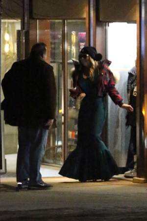 FOTO / Mariah Carey, prinsă de paparazzi cumpărând marijuana înainte de eşecul carierei ei. D-asta nu mai are voce?