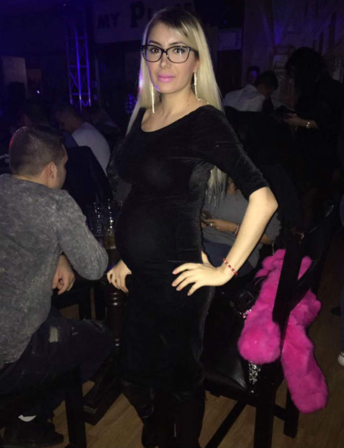 Sexy-Brăileanca s-a pozat cu burtica de gravidă la vedere! "Sarcina înseamnă să ai companie înăuntrul pielii tale"