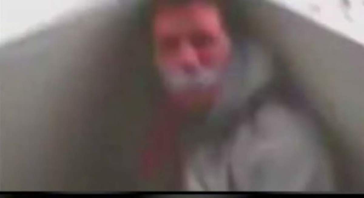 VIDEO / CUTREMURĂTOR! O gaşcă de adolescenţi a răpit şi torturat o persoană cu dizabilităţi! A filmat totul şi a pus pe internet