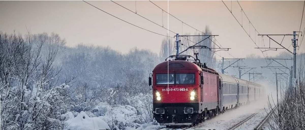 UPDATE / Trenuri ANULATE, ZBORURI întârziate şi localităţi fără curent electric! Iarna blochează România