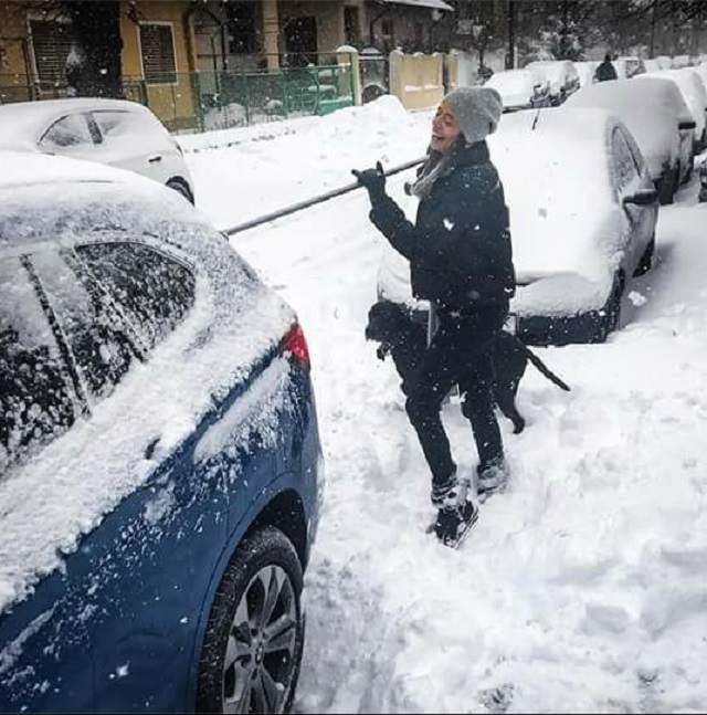 Vedetele care s-au luptat cu nămeţii! Au muncit, dar s-au şi pozat