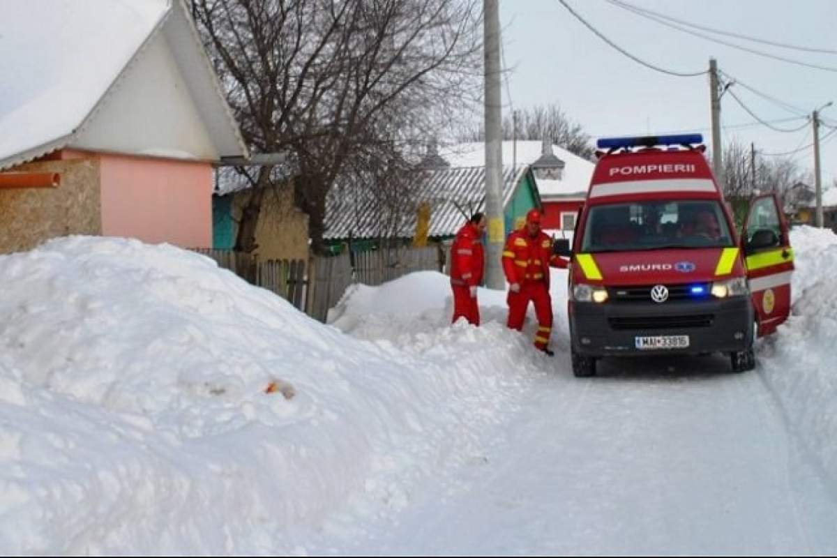 O femeie a murit în timp ce aştepta ambulanţa! Din cauza codului roşu drumurile sunt blocate