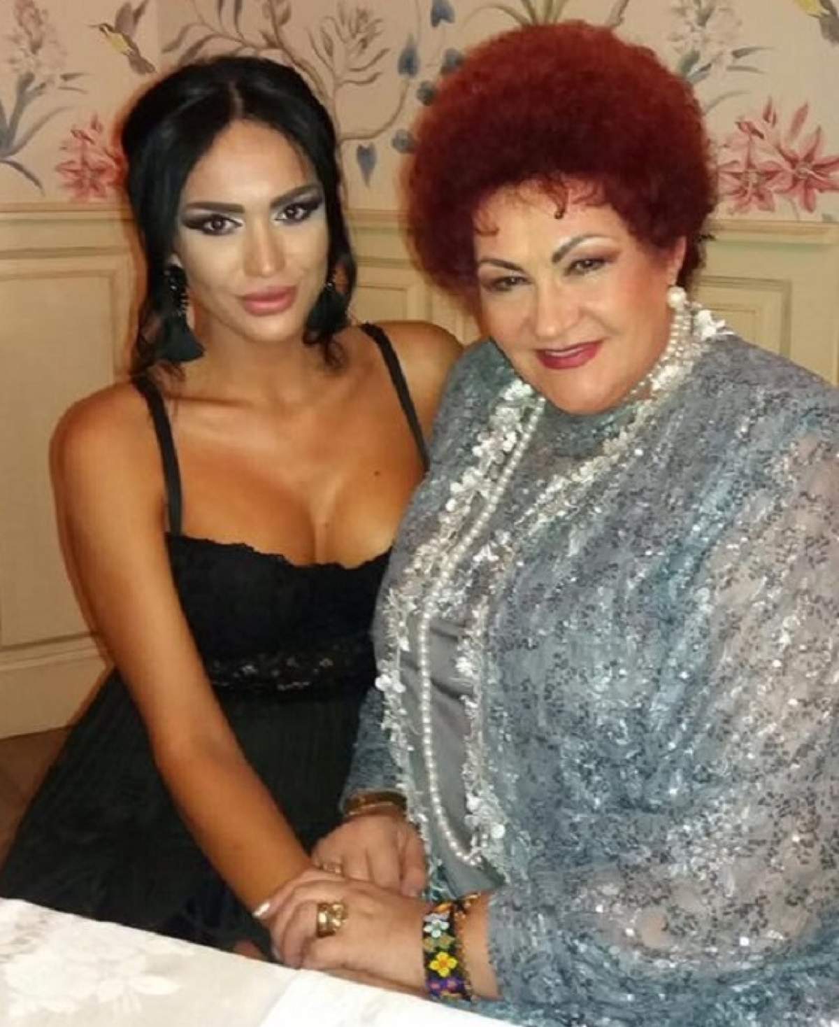 Artistă celebră, cu nepoţii de mână, prin cluburile de noapte!