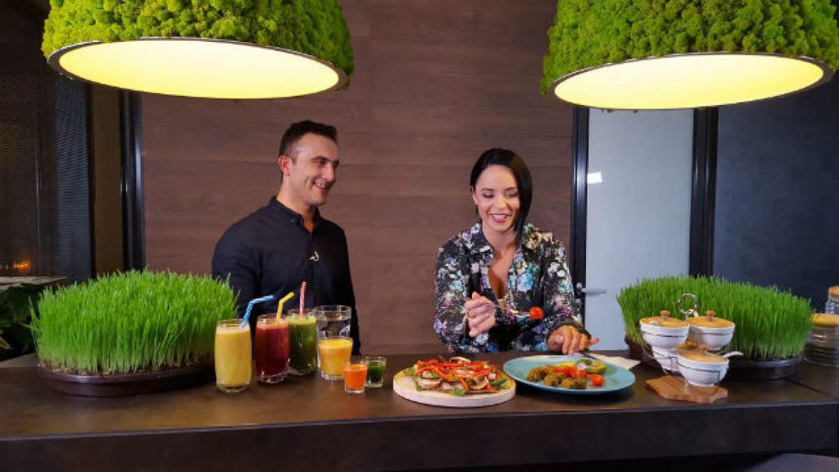 Andreea Marin, tot mai curajoasă după divorţ! S-a pozat în costum de baie din două piese, iar fanii au început SĂ SE BĂLĂCĂREASCĂ! Motivul discordiei