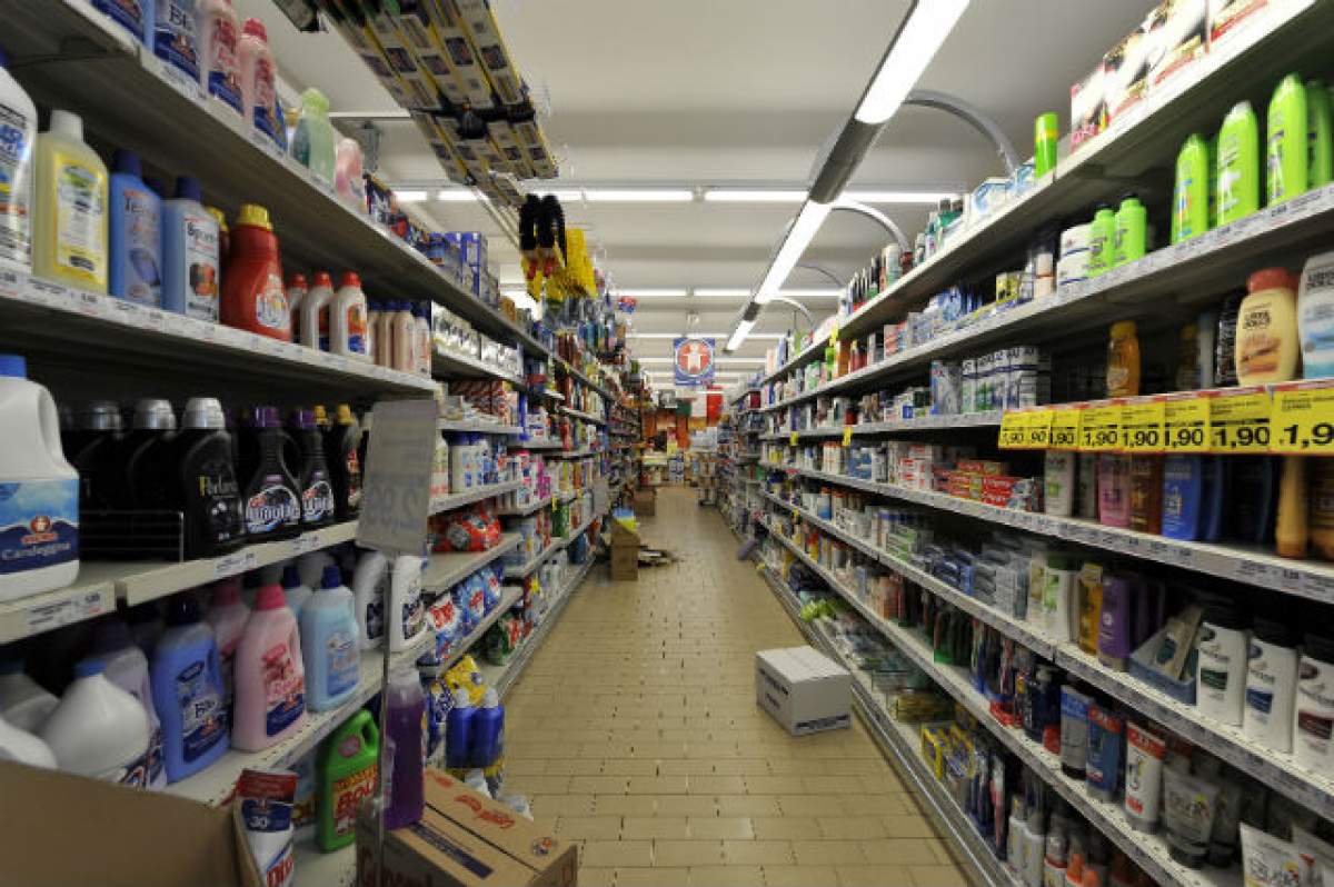 FOTO / Sechestraţi într-un supermarket! S-ar fi putut repeta tragedia de la COLECTIV! Lumea deja ţipa "Era Colectiv 2"