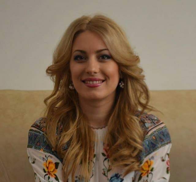 VIDEO / Jaf la drumul mare! O cunoscută vedetă de la noi a fost lovită şi jefuită chiar la scara blocului