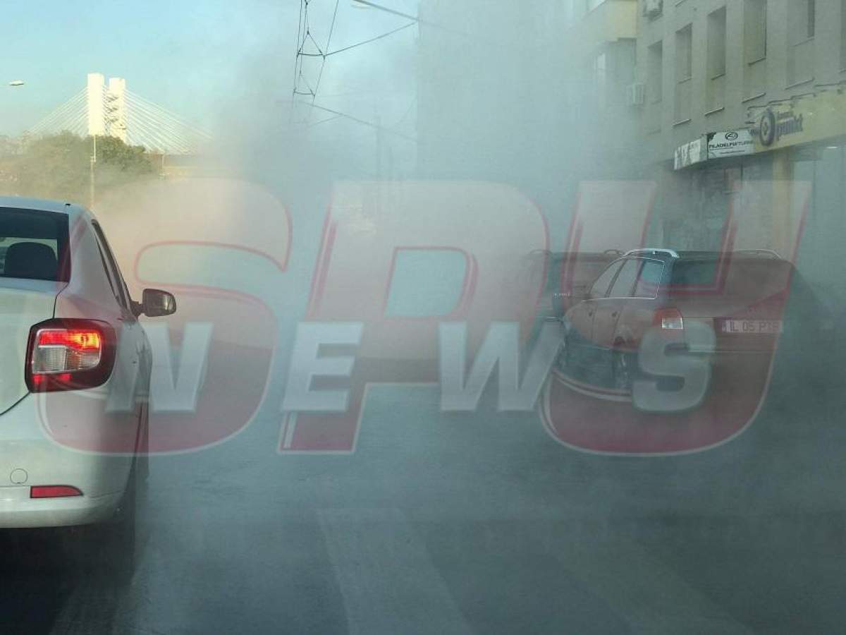 FOTO / Haos la Gara de Nord! Circulaţie blocată, după ce o conductă de apă s-a avariat