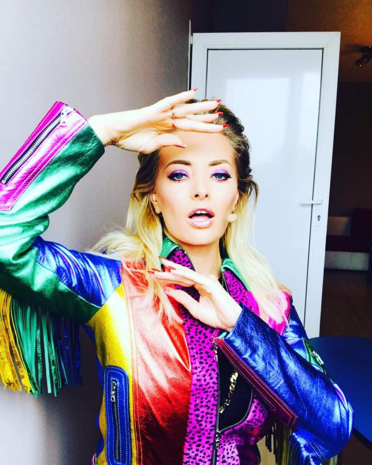 VIDEO / Delia, "atacată" în propria casă!