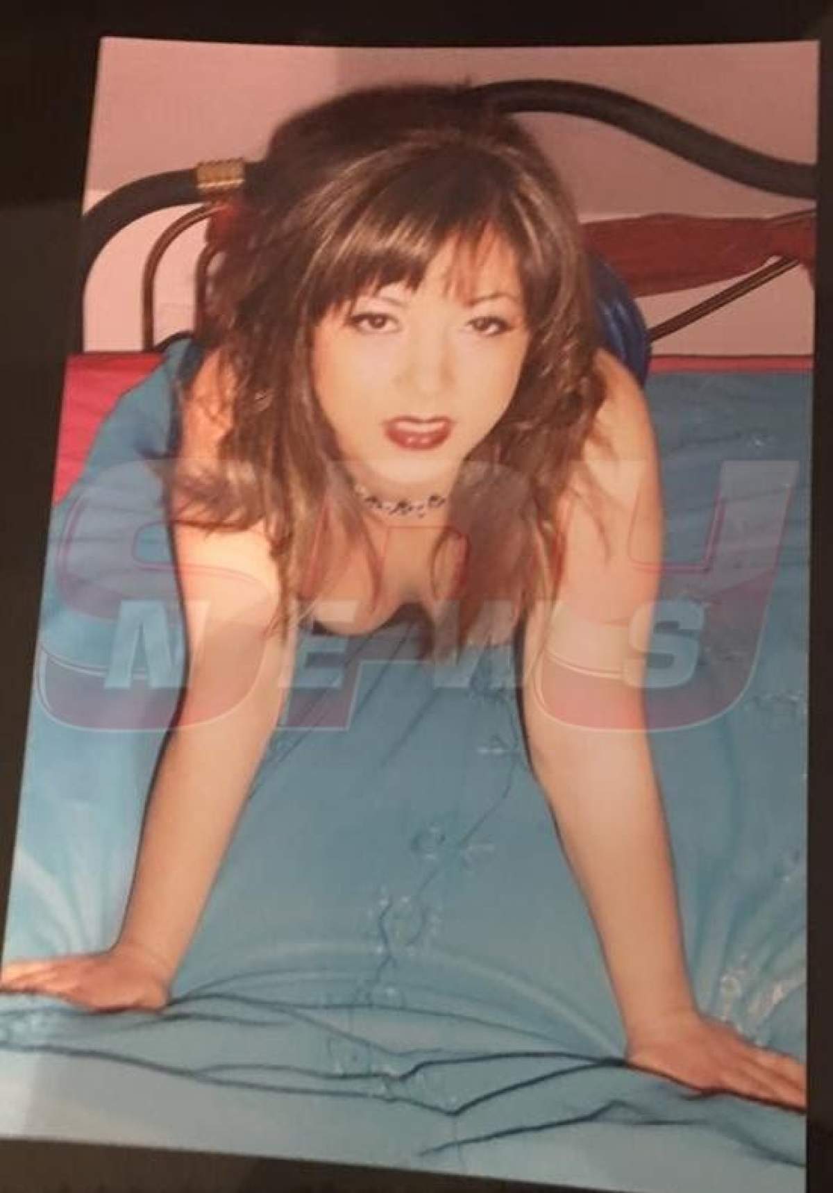 Şi-a jefuit soţia bolnavă de cancer, iar acum o terorizează cu poze indecente!