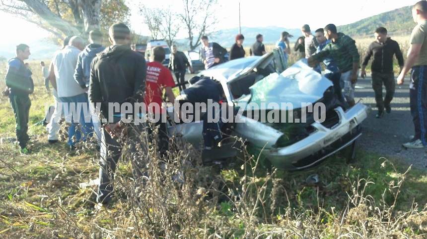 FOTO / Accident cumplit în Buzău! Cinci persoane sunt implicate