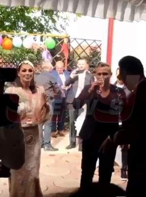 Ilinca Vandici, primită cu maneliști la propria nuntă! VIDEO