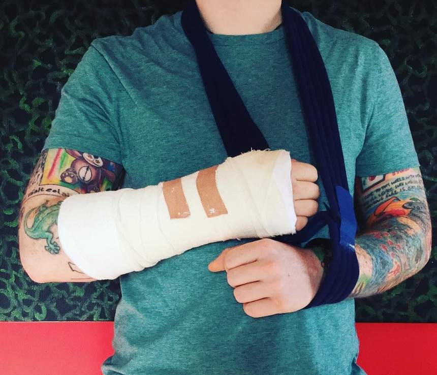 FOTO / Ed Sheeran, implicat într-un accident grav! Fanii au reacționat instant