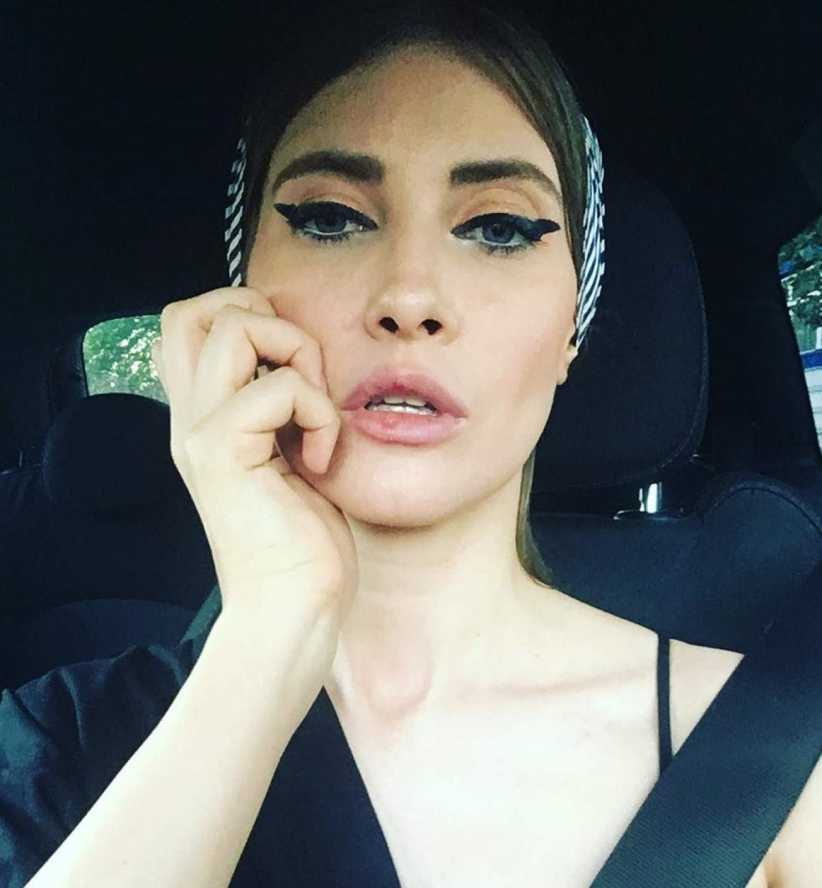 FOTO / Iulia Albu, fără sutien la nunta Ilincăi Vandici! Toți ochii, ațintiți pe ținuta neobișnuită a criticului de modă