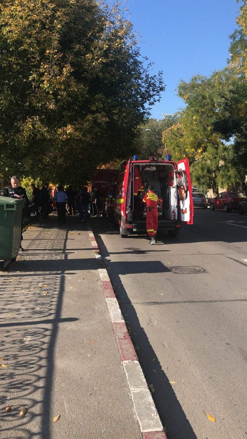 FOTO / Un bărbat a fost găsit inconștient în râul Dâmbovița din Capitală! Medicii fac totul ca să-l salveze