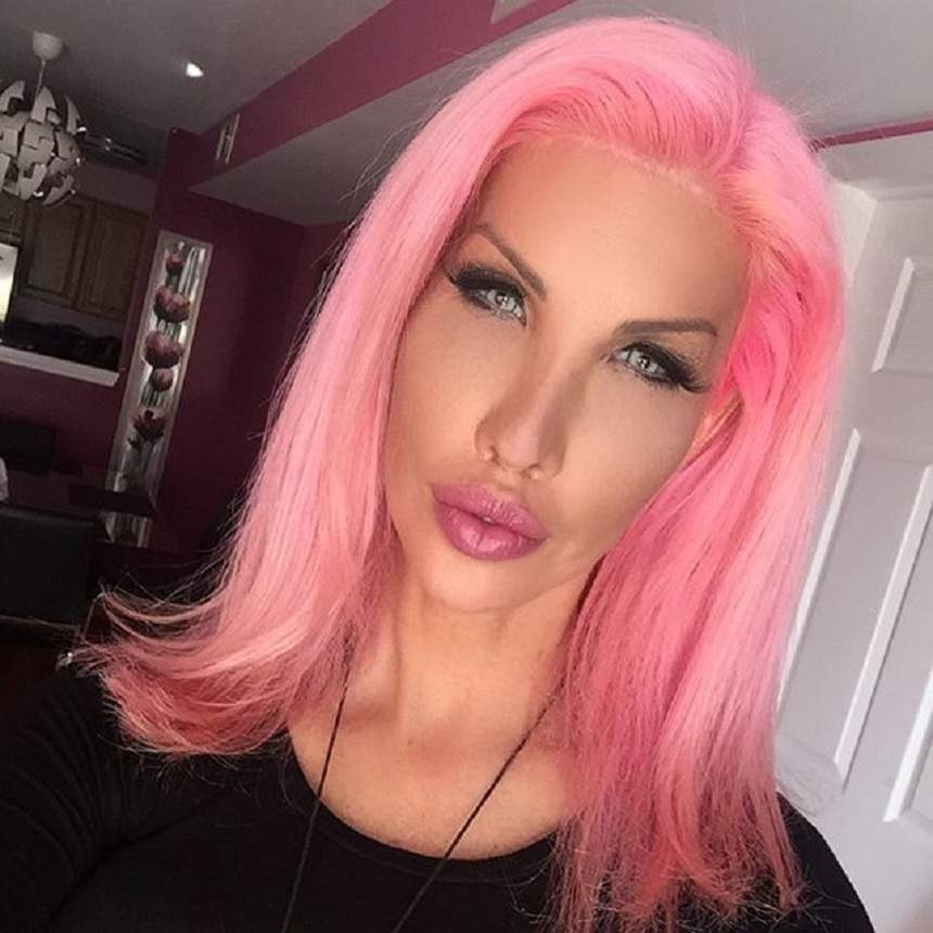 FOTO / Un transsexual a cheltuit 1 milion de dolari pentru a se transforma din TOCILAR în păpușa BARBIE