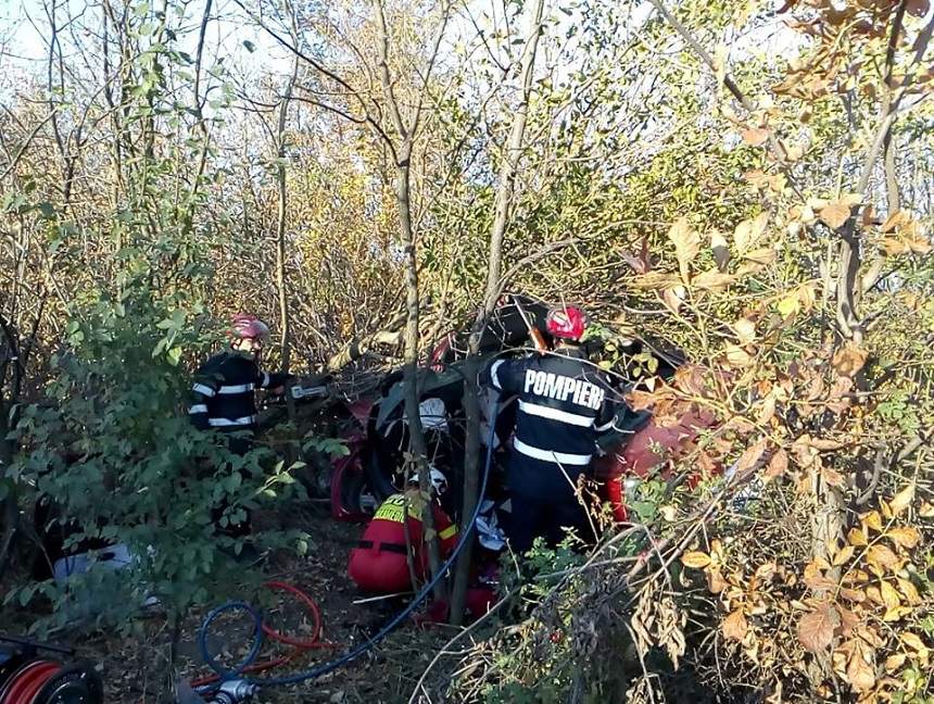 FOTO / Accident mortal pe DN 69! Două persoane au murit, iar alte două sunt în stare gravă