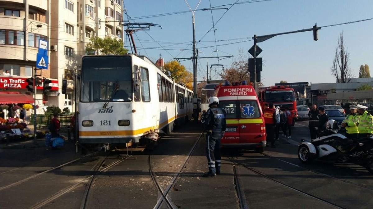 Haos în Capitală! Două persoane au fost rănite în urma unui accident între două tramvaie