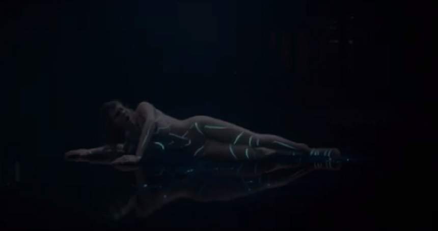 VIDEO / Taylor Swift a renunțat la haine și la imaginea de fată cuminte! Apare goală în noul ei videoclip
