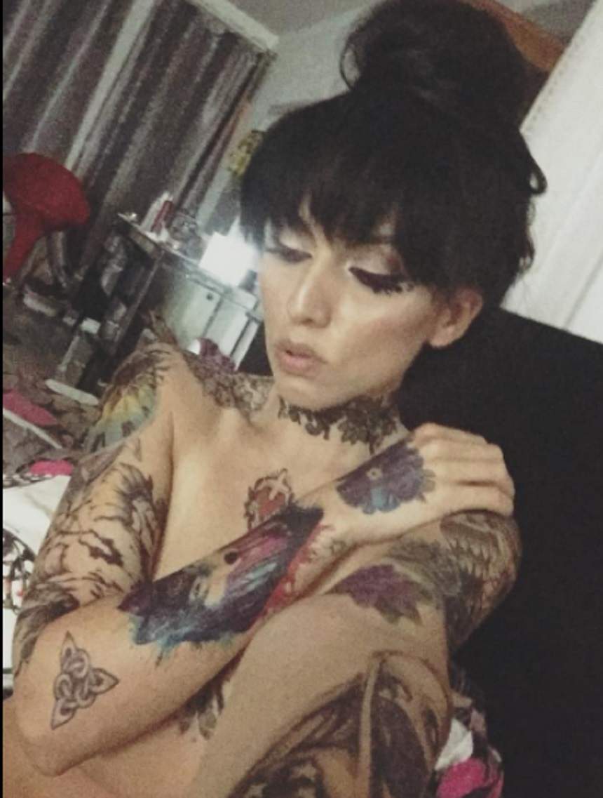 FOTO / Doinița Oancea, topless, acoperită doar de tatuaje! Toată lumea a analizat atent imaginea