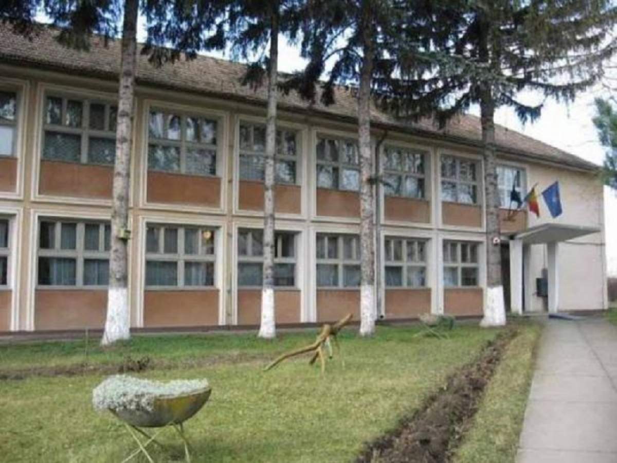 Caz șocant într-o școală din Dâmbovița! Un copil a ajuns în comă, după ce a fost îmbrâncit