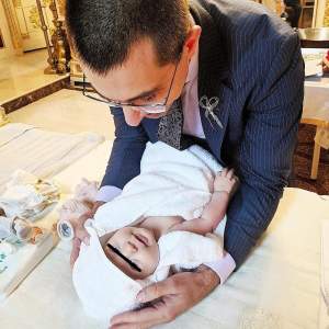 Vladimir Drăghia şi-a botezat fetiţa. Imagini emoţionante de la eveniment